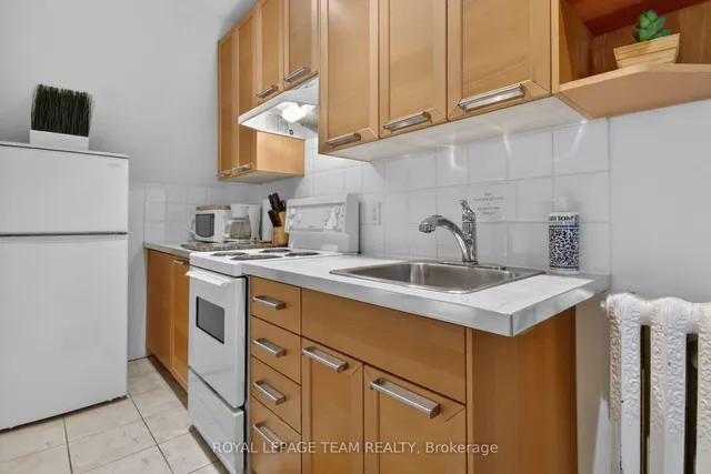 64 Delaware Ave, Ottawa 2