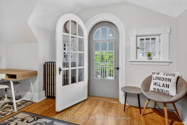 64 Delaware Ave, Ottawa 4