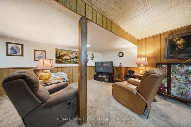 1598 6 Highway, Hamilton 4
