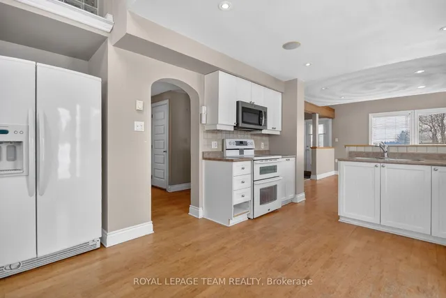 5965 Rideau Valley Dr, Manotick 5