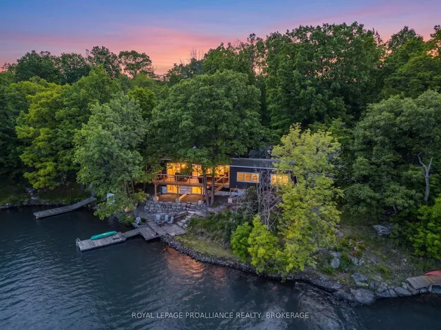 402 Troy Lake Rd, Rideau Lakes