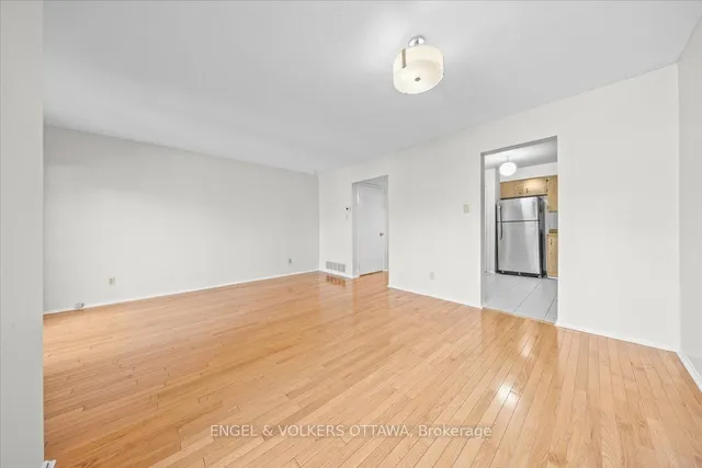 75 Angela Private #35, Ottawa 3