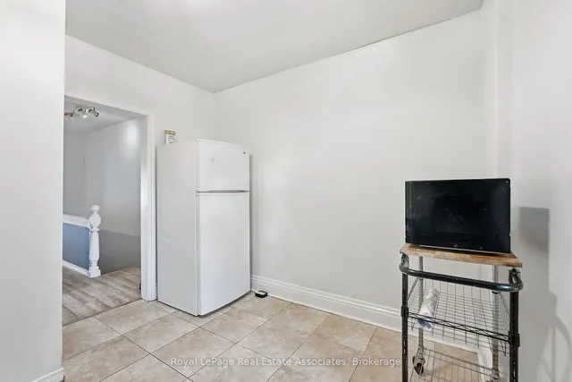 51 Wellington St, Hamilton 5