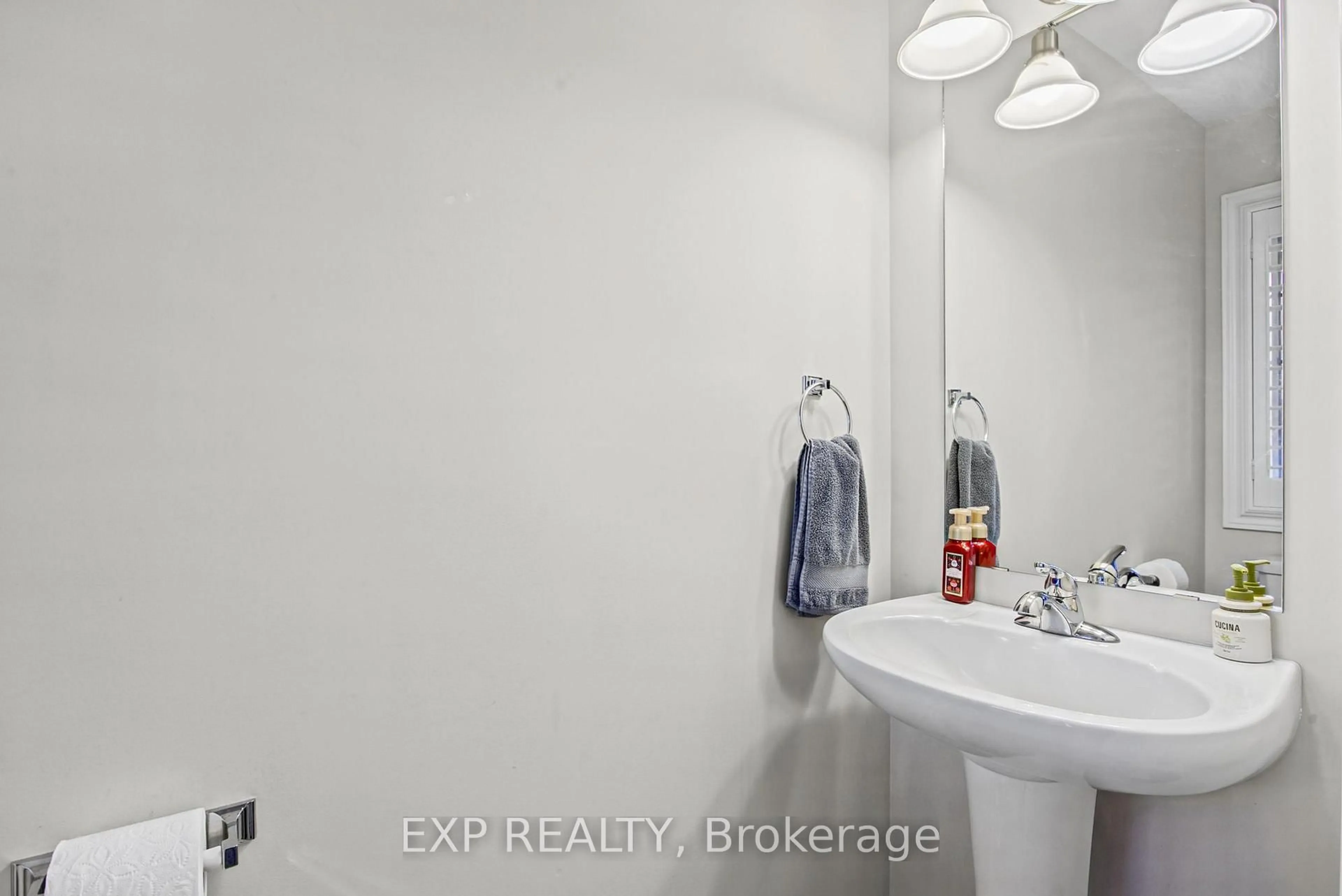 trreb/IMG-X13870422_7fe5ef2c-7192-4fe0-826c-b5c832eb9e51-l.jpg