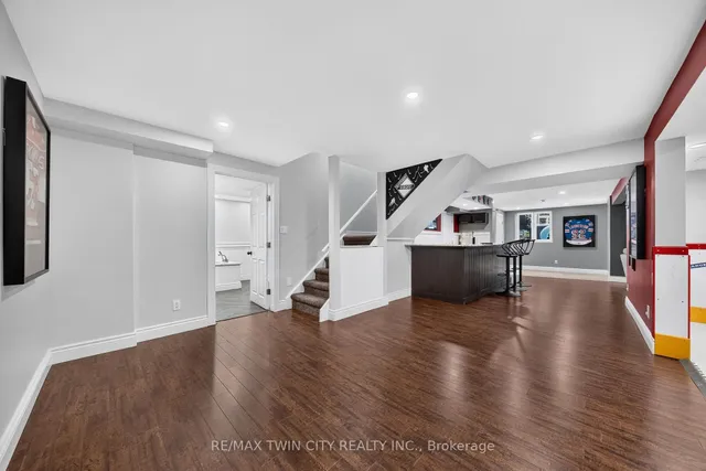 50 Roehampton Crt, Kitchener 4