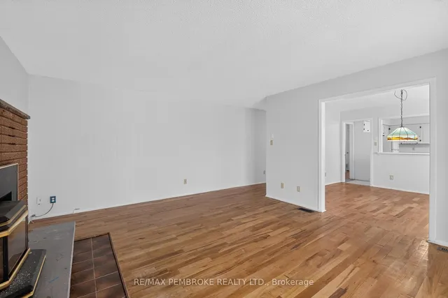14 Roy St, Petawawa 5