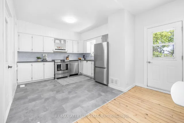 127 Brockville St, Smiths Falls 3