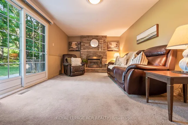 137 White Pine Cres, Waterloo 2