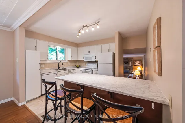 137 White Pine Cres, Waterloo 3