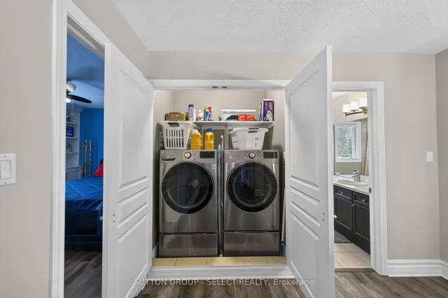 1388 Kains Woods Terr, London South 3