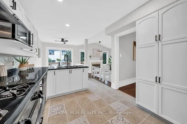 14 Spur Ave, Ottawa 5