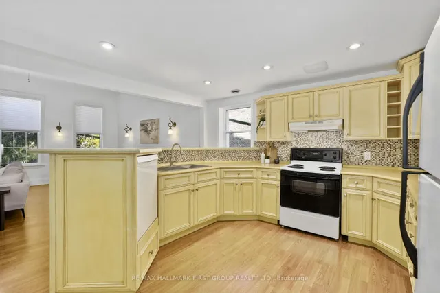 19 King St #202, Cobourg 2