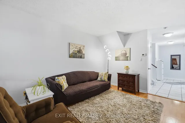 751 Clearcrest Cres, Ottawa 3