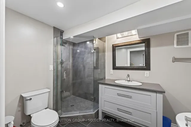 768 Franklinway Cres, London North 3