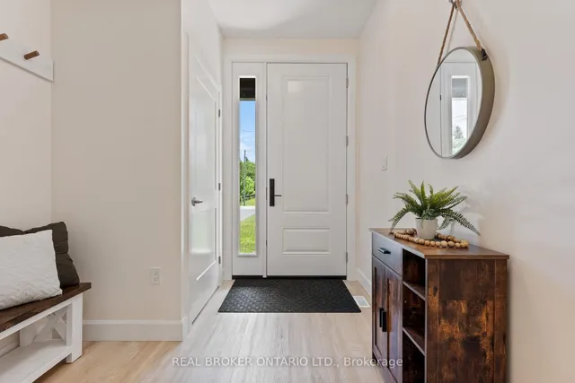 1463 Norfolk County Road 21, Norfolk 2