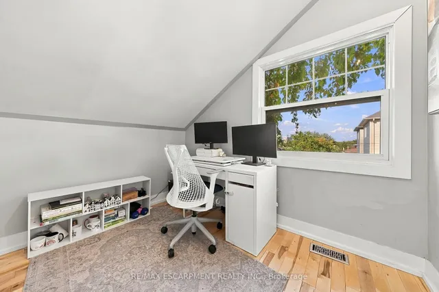 1231 Dunsmure Rd, Hamilton 5