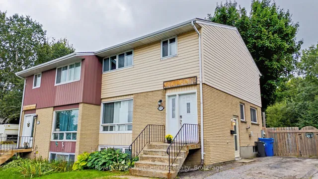 811 Tackaberry Dr, North Bay 1