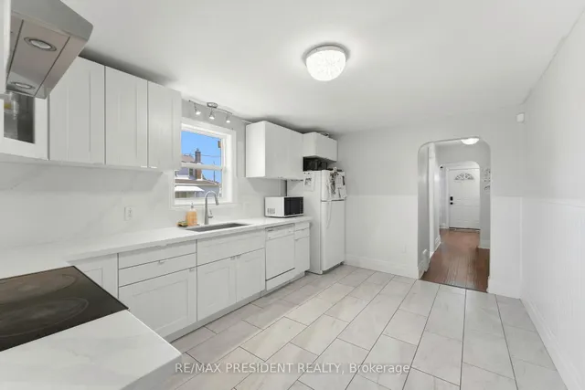 43 Adair Ave, Hamilton 4