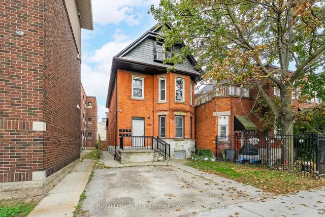 526 King St, Hamilton