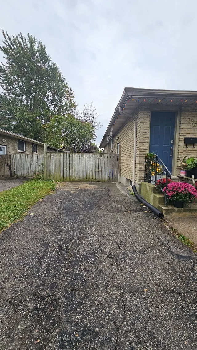 359 Hudson Dr, London East 2