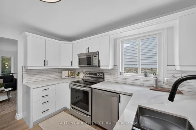 1801 Seymour Cres, London North 3
