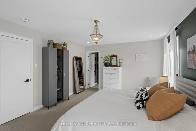 720 Coast Circ, Manotick 3