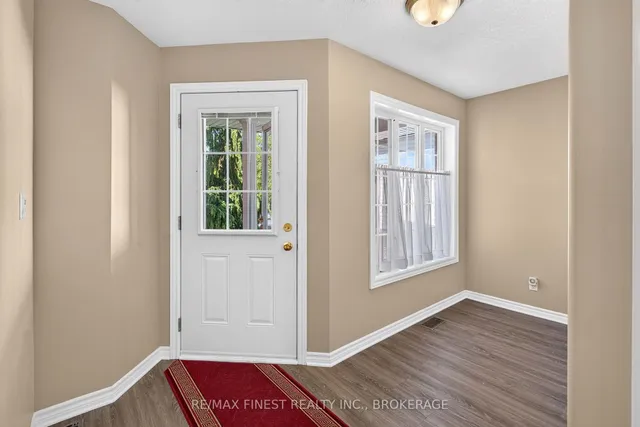145 Macdougall Dr, Loyalist 5
