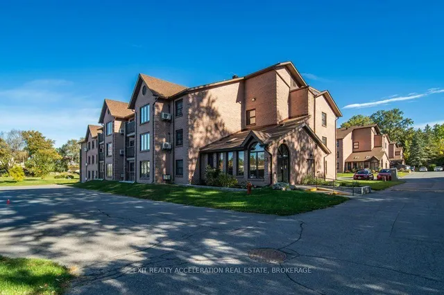 7 Centre St #106, Greater Napanee 3