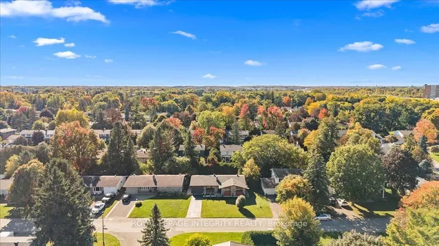 8 Brian Cres, Ottawa 3