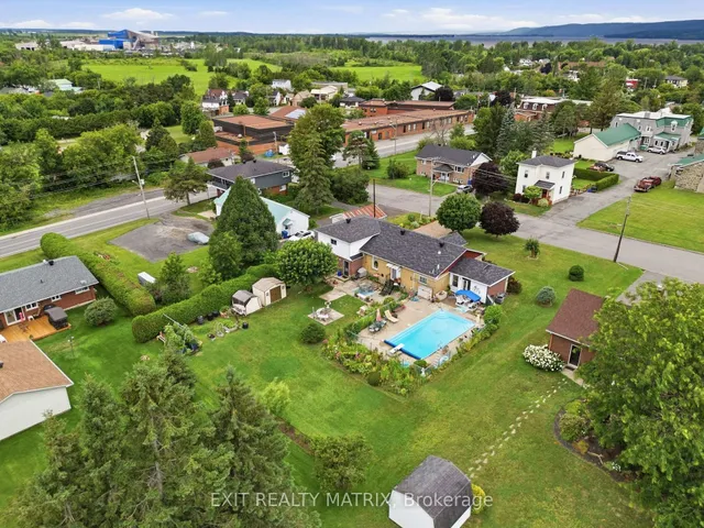 1055 Victoria St, Champlain 5