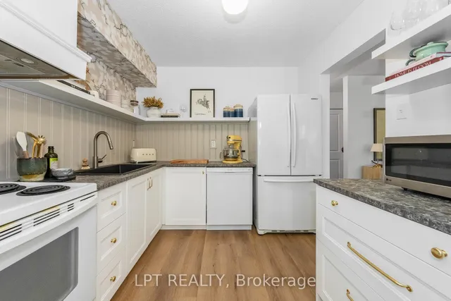 2080 OGILVIE Rd #7J, Ottawa 2