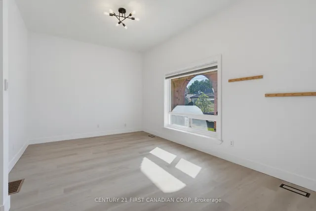 682 PRINCESS Ave, London East 4