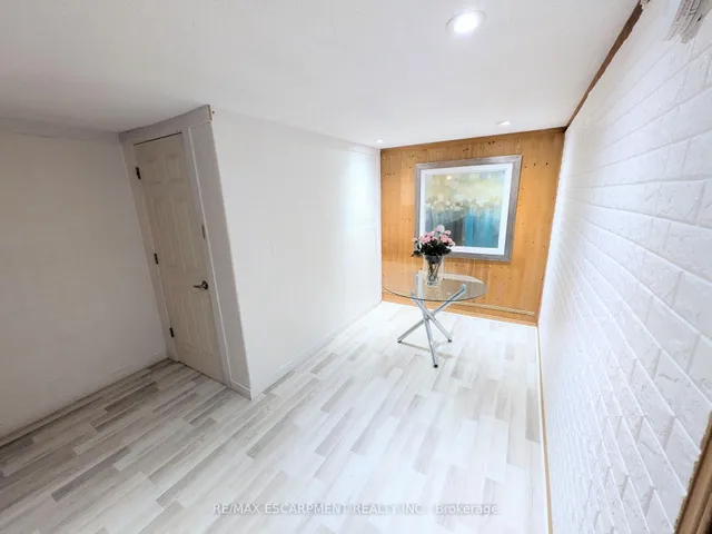 22 RIVERDALE Dr #1, Hamilton 5