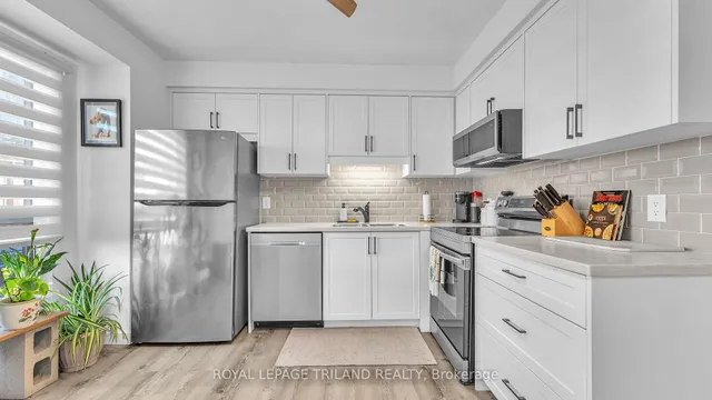 595 Third St #16, London East 4