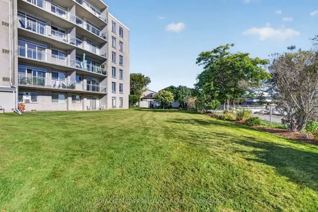 1 Mowat Ave #306, Kingston 1