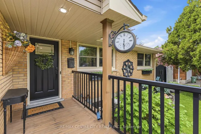 70 Brentwood Cres, London North 5