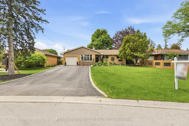 70 Brentwood Cres, London North 2