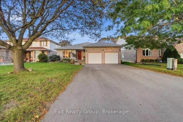 27 Dungannon Dr, Belleville 1