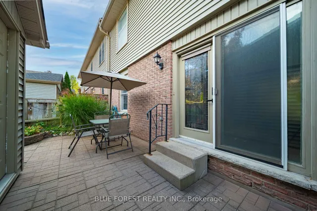 10 Berkshire Crt, London South 4