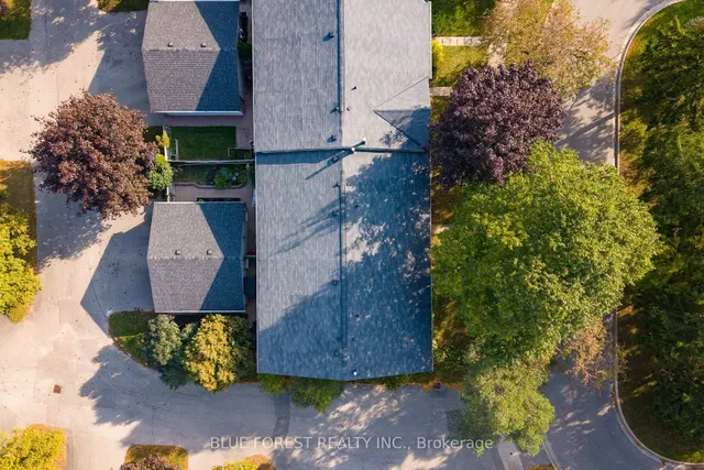 10 Berkshire Crt, London South 5