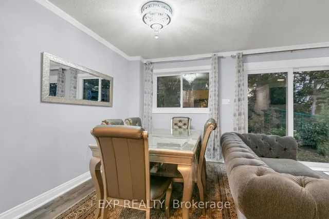 4 Fulham Crt, Ottawa 1