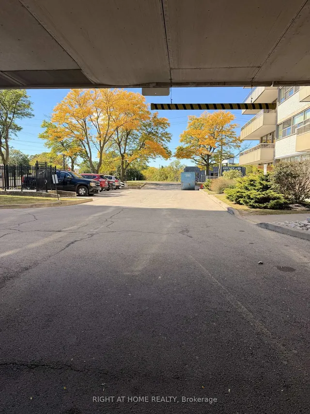215 Glenridge Ave #505, St. Catharines 1