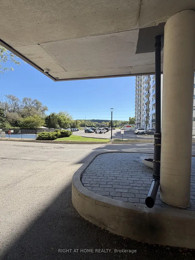 215 Glenridge Ave #505, St. Catharines 4