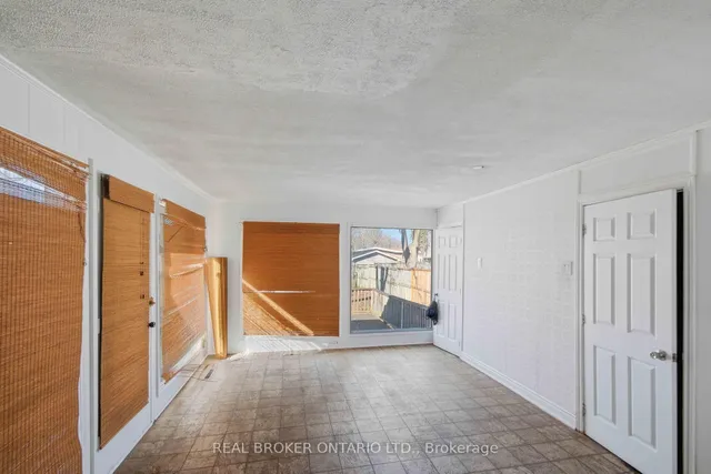 250 Macdonald Ave, Belleville 1