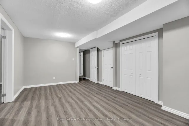 135 Kanata Cres, London South 4