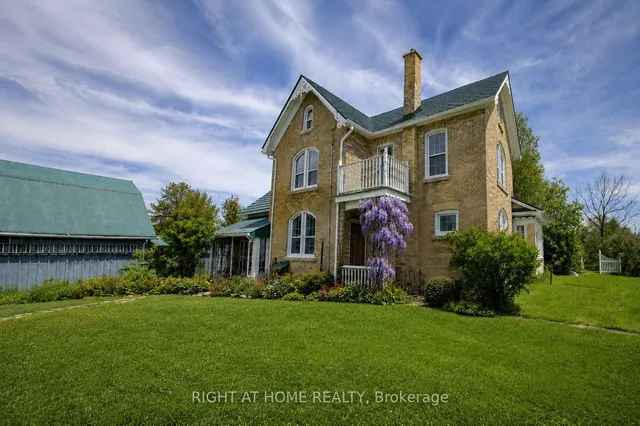 402 Lambton St, West Grey 4