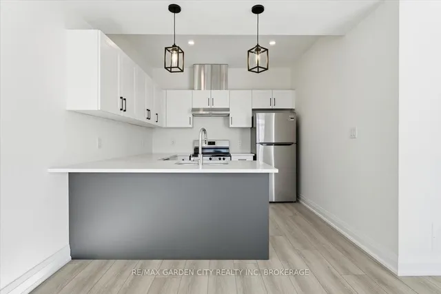 3693 ELM St, Fort Erie 2
