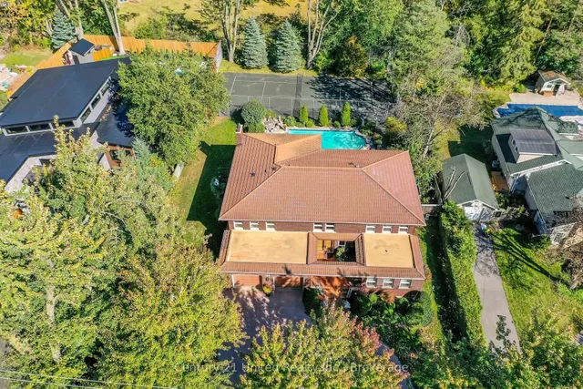 136 Wallis Dr, Peterborough 5