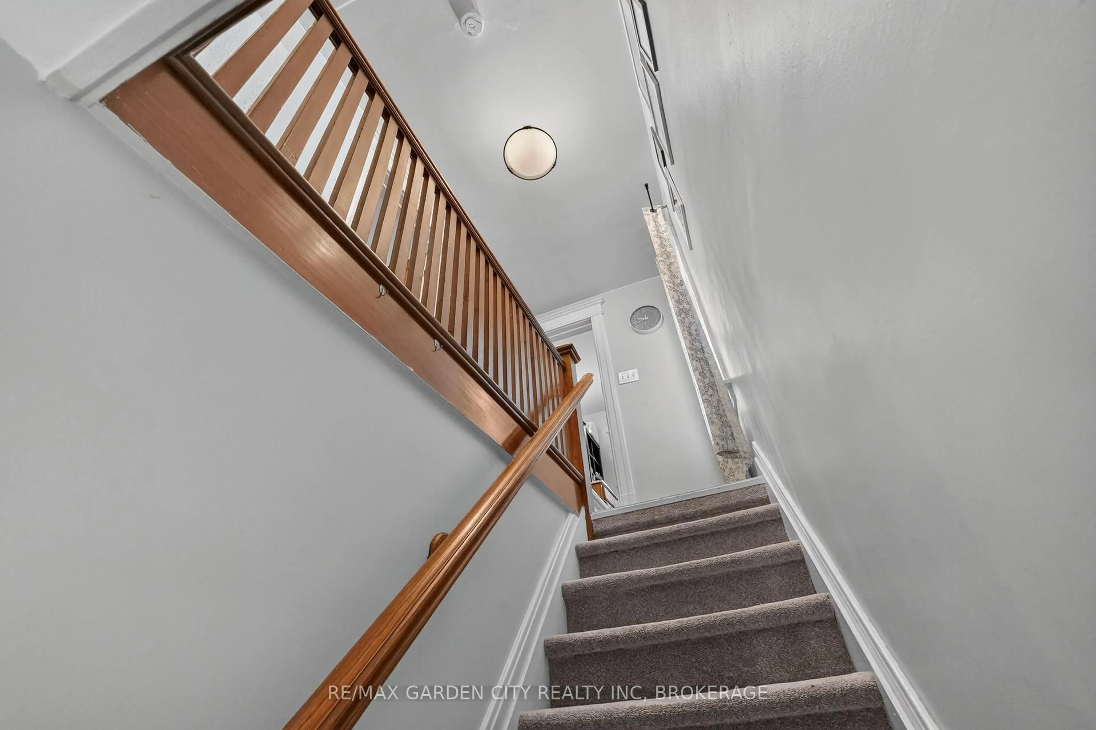trreb/IMG-X13875700_8faa52f6-4531-498b-b13f-714c3297842c-l.jpg
