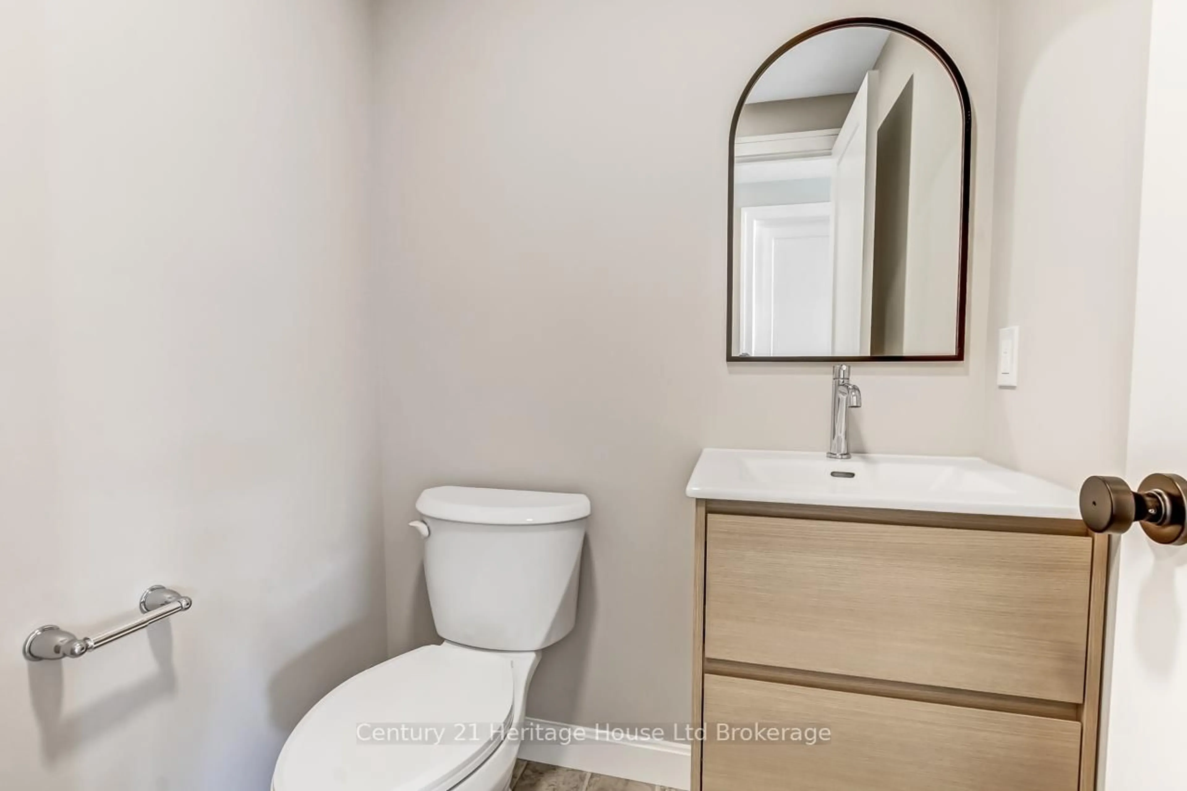 trreb/IMG-X13875972_0c1ed23d-c805-4d69-a7d3-01ff194c39c9-l.jpg